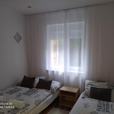 Evelyn Apartman Хайдусобосло Экстерьер фото