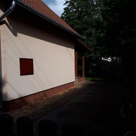 Evelyn Apartman Хайдусобосло Экстерьер фото
